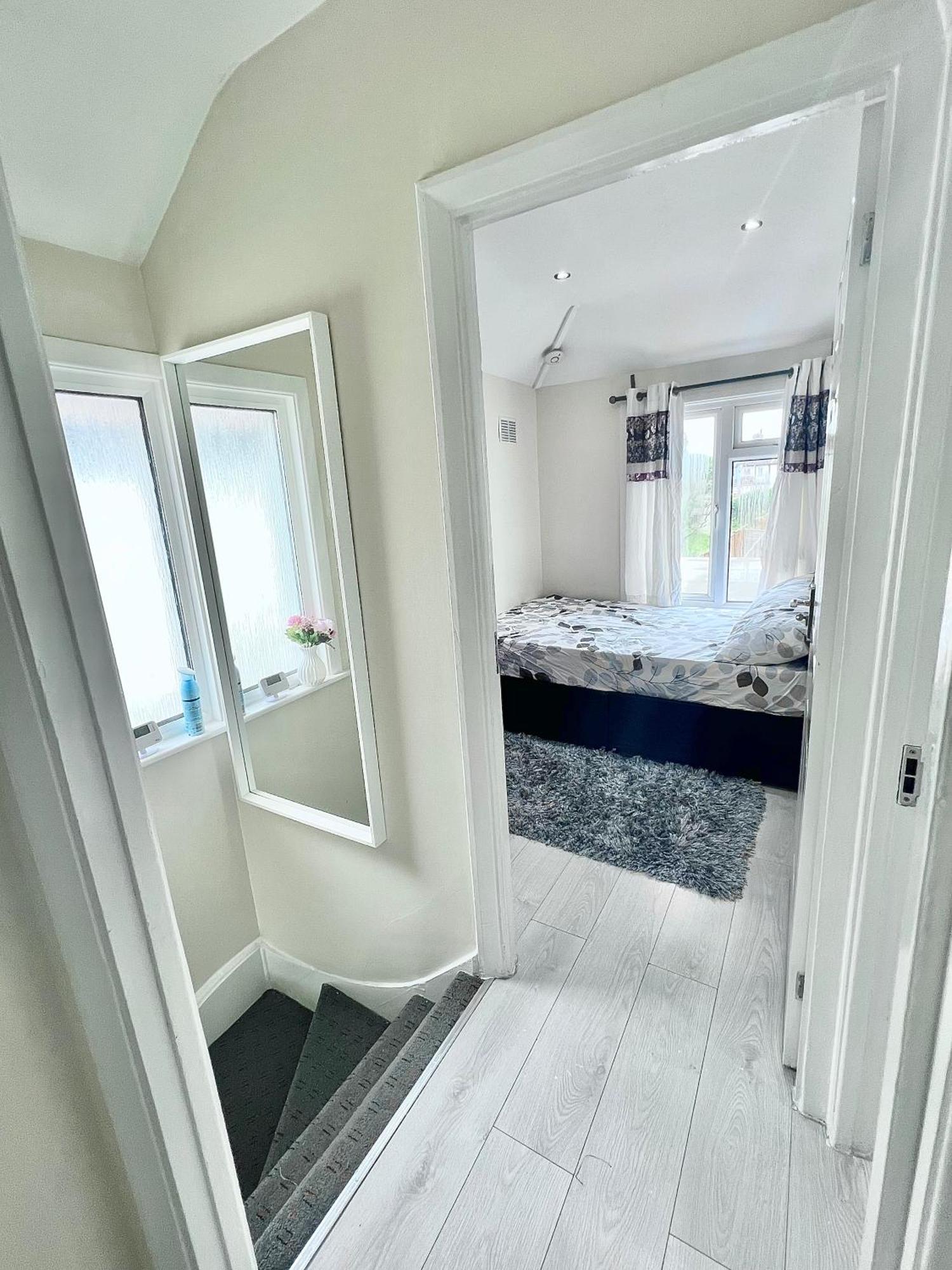 شقة Cosy Private Flat In London, Free Parking On Premise Carshalton المظهر الخارجي الصورة