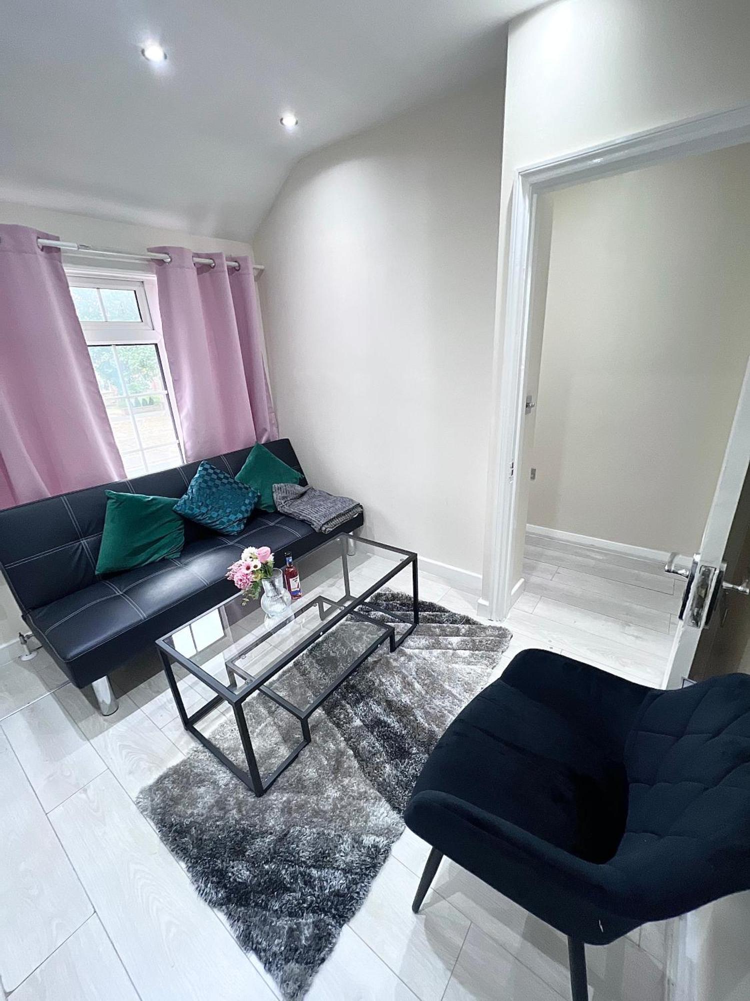 شقة Cosy Private Flat In London, Free Parking On Premise Carshalton المظهر الخارجي الصورة